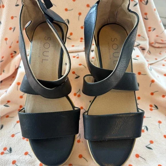 SOUL Naturalizer Black & Gold Platform Wedge Sandals - Picture 4 of 5